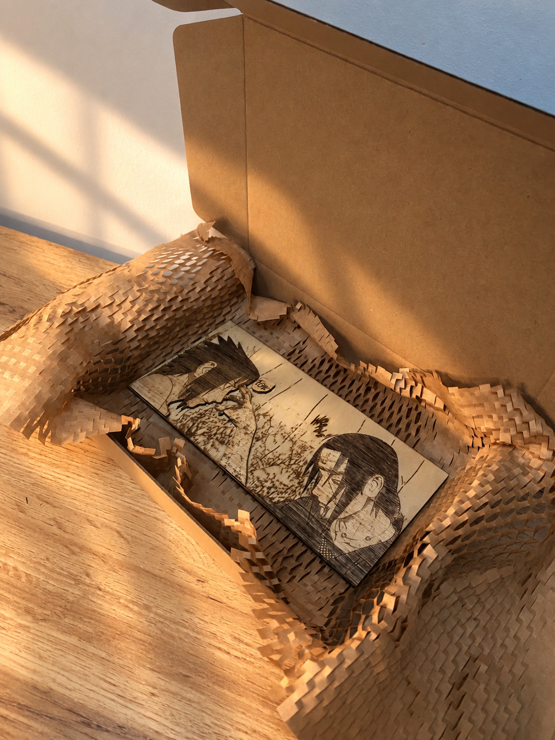 Gravure sur bois en relief : Naruto – Itachi et Sasuke