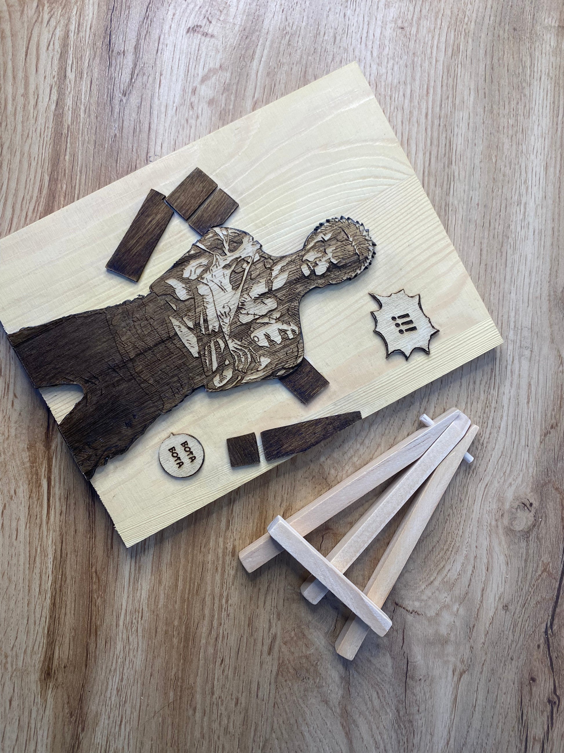 Gravure sur bois One Piece – Zoro « Nothing Happened » | Artisanal – Design Recto/Verso Bois et Traits